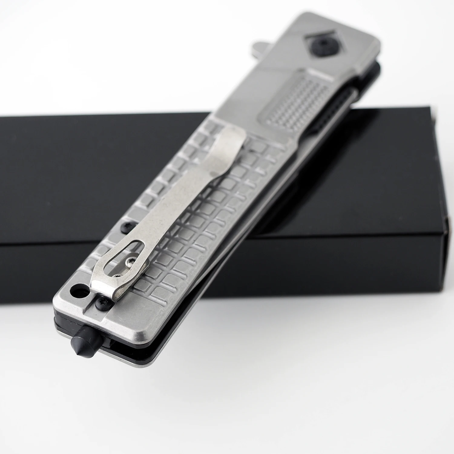 Factory Direct Sales Customizable OEM Liner Lock Pocket Folding Utility Knife with Clip for Camping