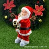 Père Noël jouant du saxophone