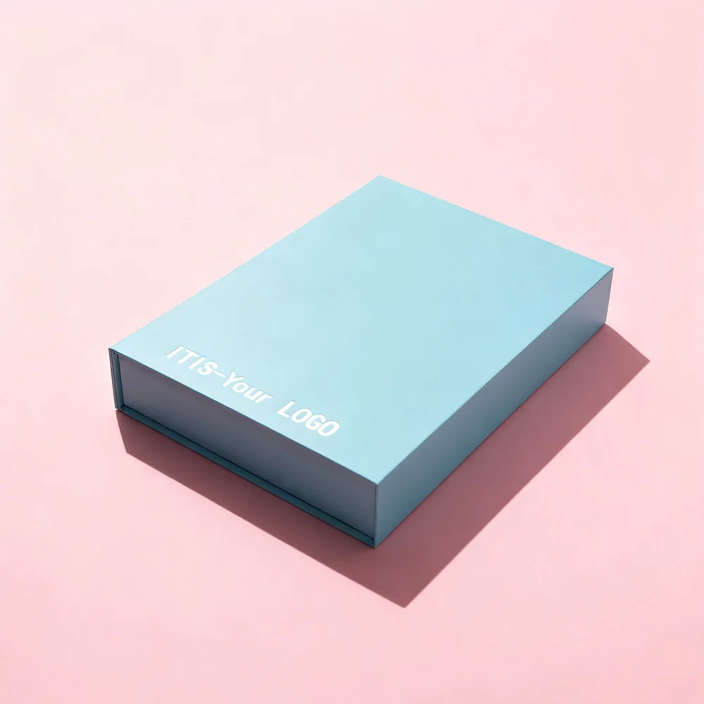 Индивидуальная печать на коробках для одежды — полноцветная брендированная упаковка для модных бутиков