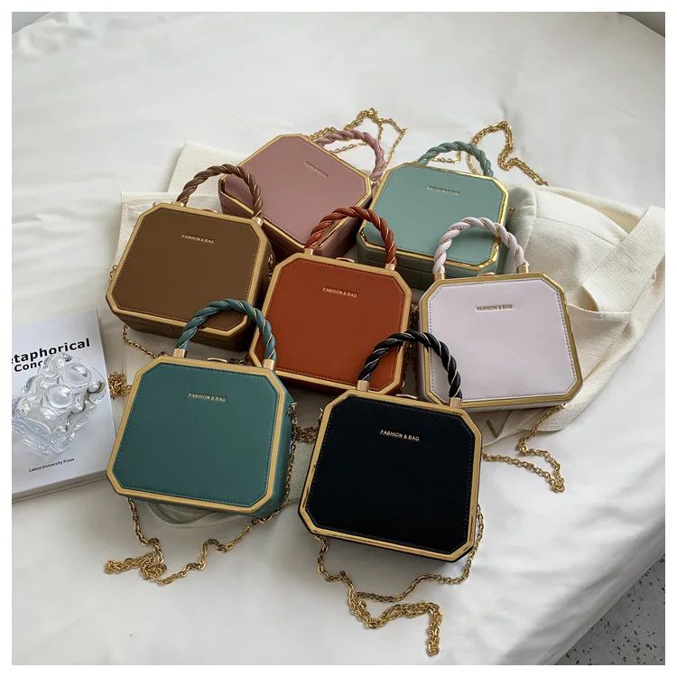 Lady Fashionable Handbag Simple Chain Embellished Mini Square Crossbody Bucket Bag Premium Polyester Lined Casual