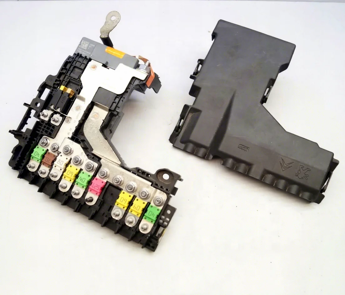 Couvercle Boîte à Fusibles Compartiment Moteur 9671508280 6500KG - Compatible Peugeot 508 Citroën C5 C6