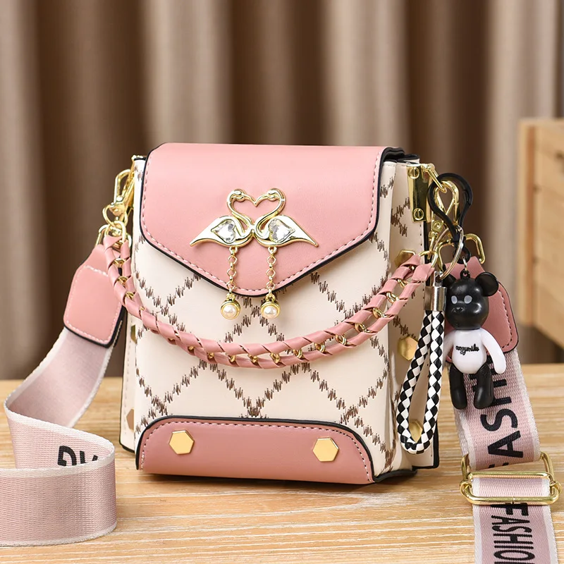 Wholesale Summer Messenger Bag 2024 - Fashionable Handbags