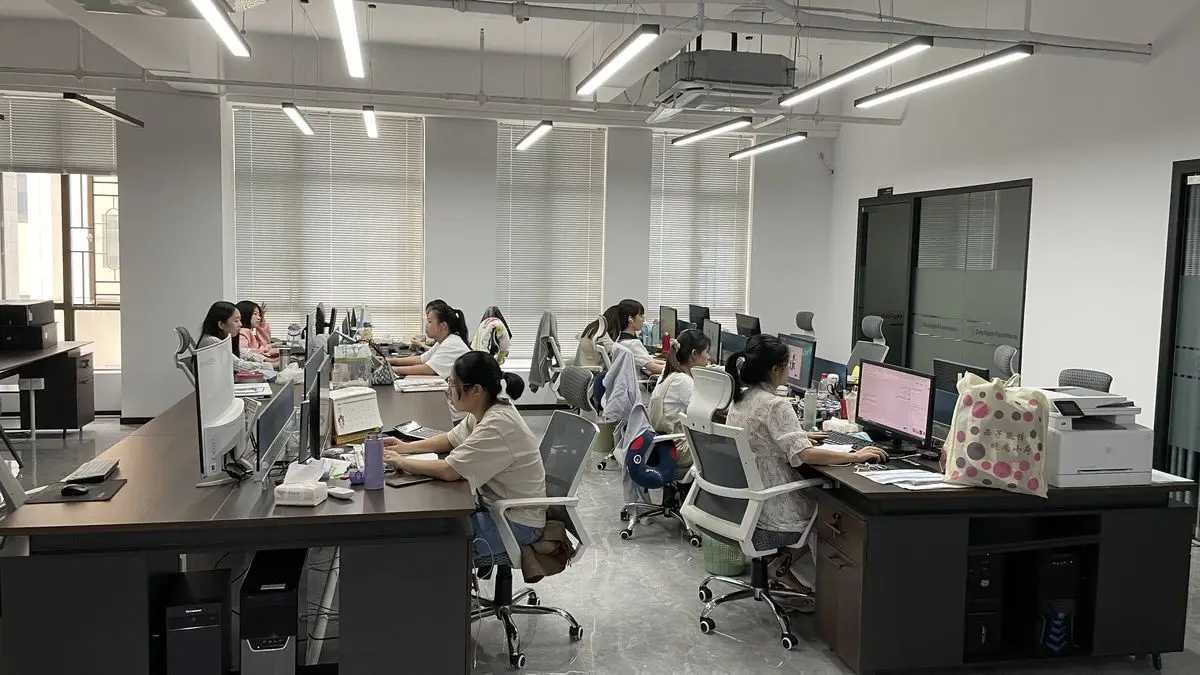 Hella International Trade (guangzhou) Co., Ltd.