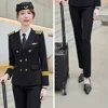 Blazer e pantaloni neri da donna