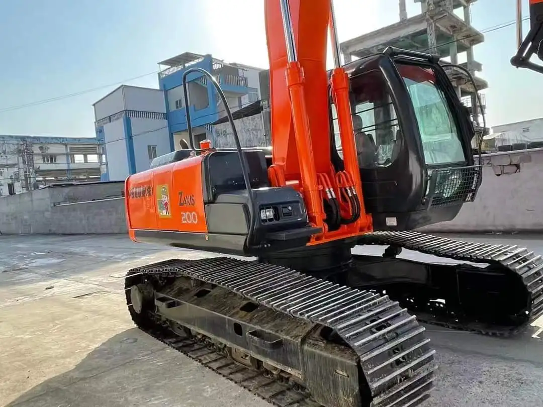 Hitachi Zaxis 200-6 Excavators Japan ISUZU Engine 6 Cylinders