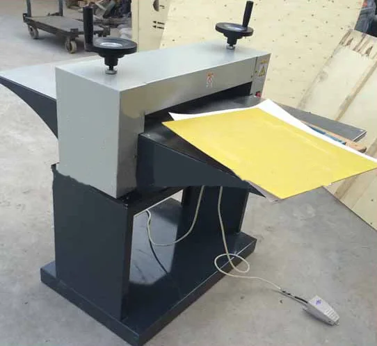 Manual Flat Bed Feeding Paper Cardboard Die Cut Machine Creasing Die Cutting Machine