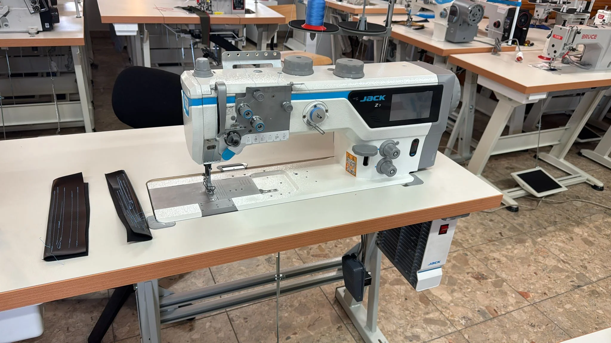 Latest Version Jack Z7 Triple Transport Computer Straight Sewing