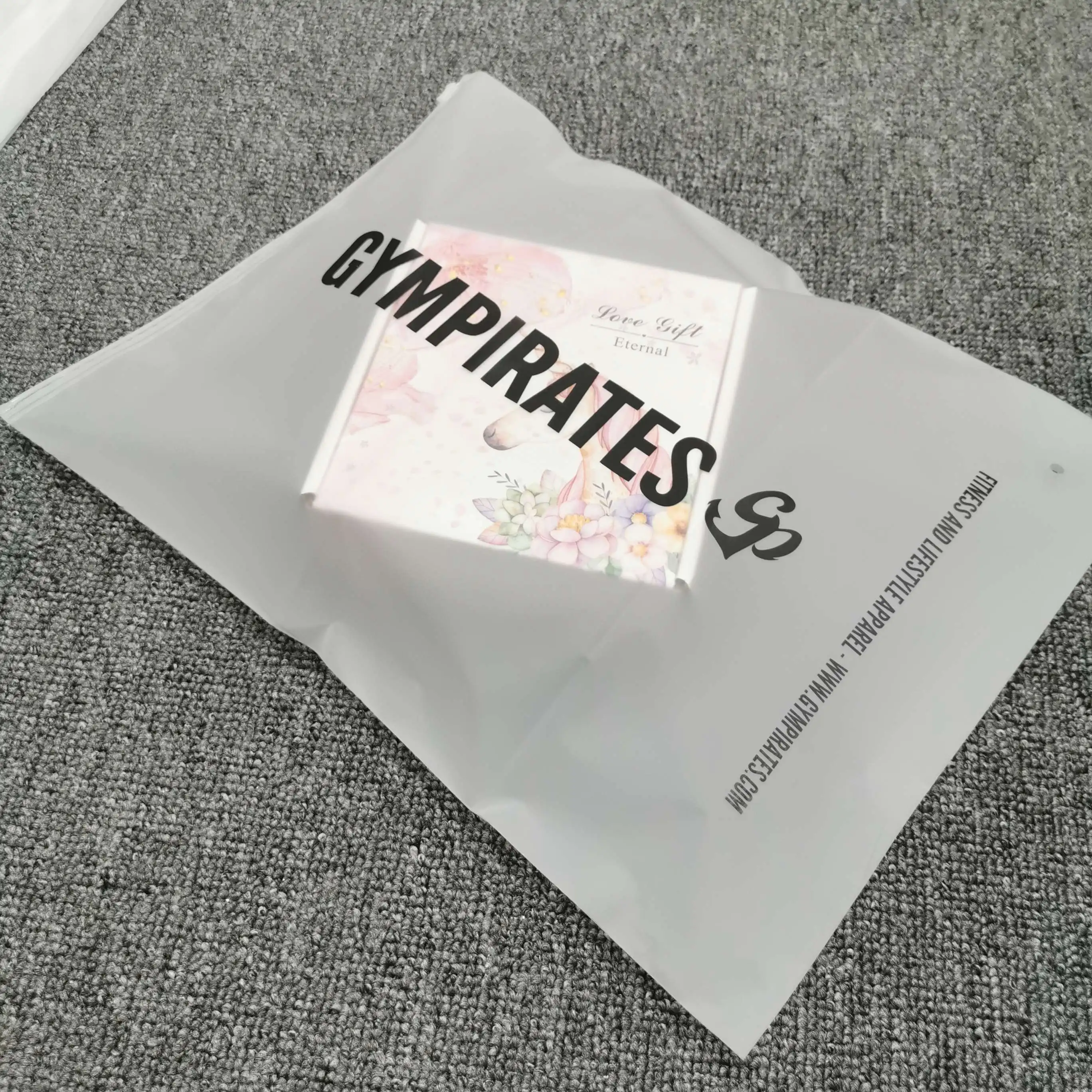 Custom Recyclable cornstarch Frosted zipper sealing bag Wholesale Biodegradable custom ploy swimwear bags poly bags for clothes