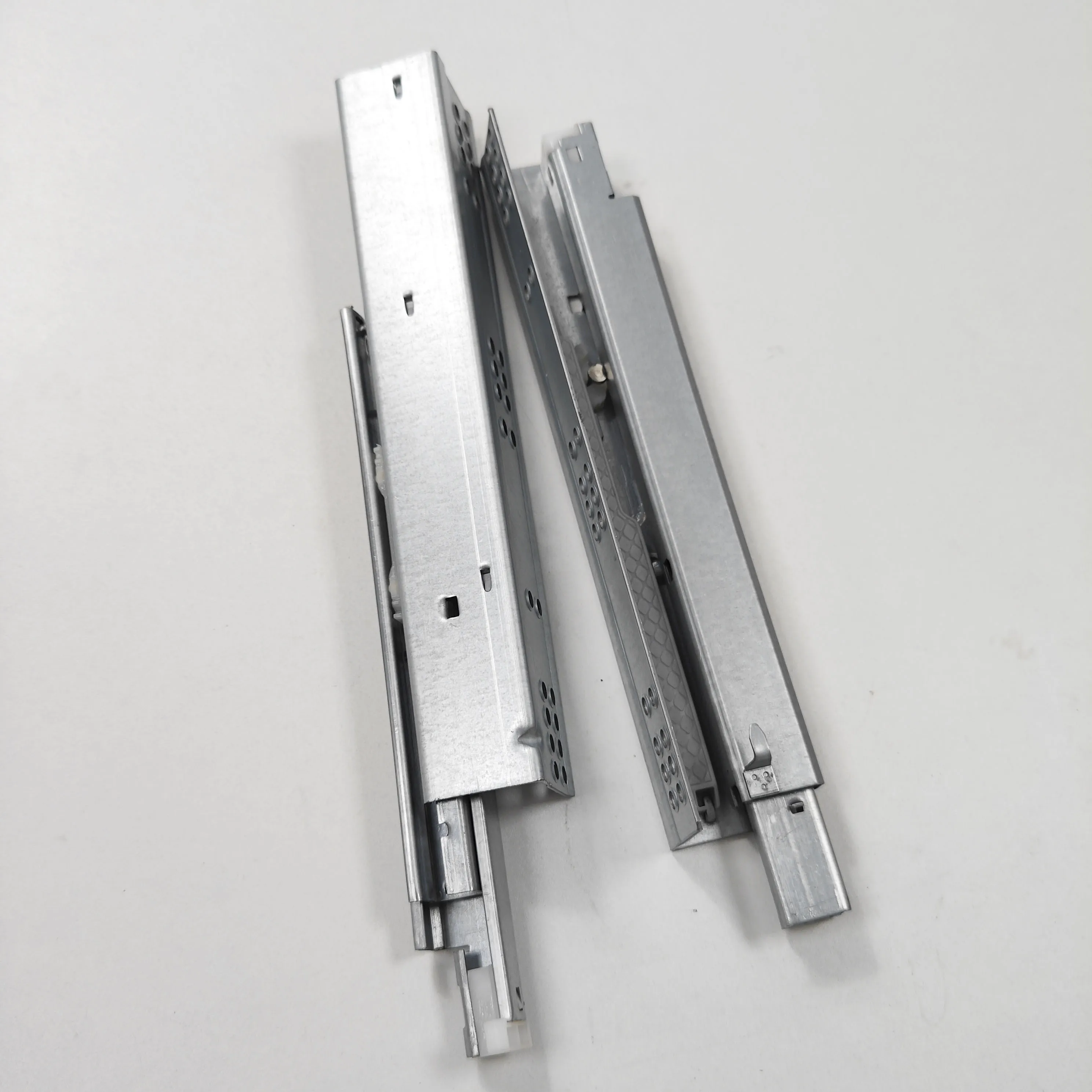 HLC Heavy Duty Locking Drawer Slides – 34 Inch Full Extension Side Mount Ball Bearing Slides, 250 Lb Load Capacity, With Lock (1 Pair, Silver)