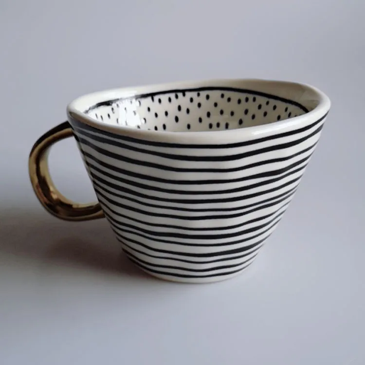 Triangular Shape Inside Pattern China Ceramic Coffee Mug with Gold Handle Y0230