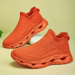 Large-Size Breathable and Lightweight Mesh EVA Sole Cloud Running Shoes Non-slip and Wear-resistant Casual Shoes for Short Trips