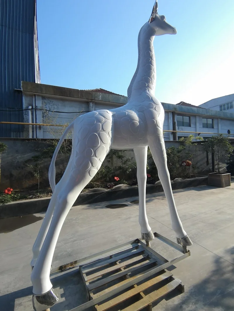 Giraffa In Metallo Arrugginita Per Giardino | Sagoma In Ferro Per Recinzioni E Alberi, Decorazione Esterna Originale, Scultura Da Esterno