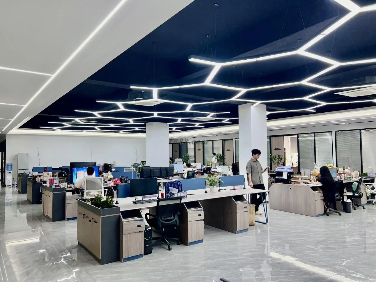 Shenzhen Junlianke Tech Co., Ltd. 2