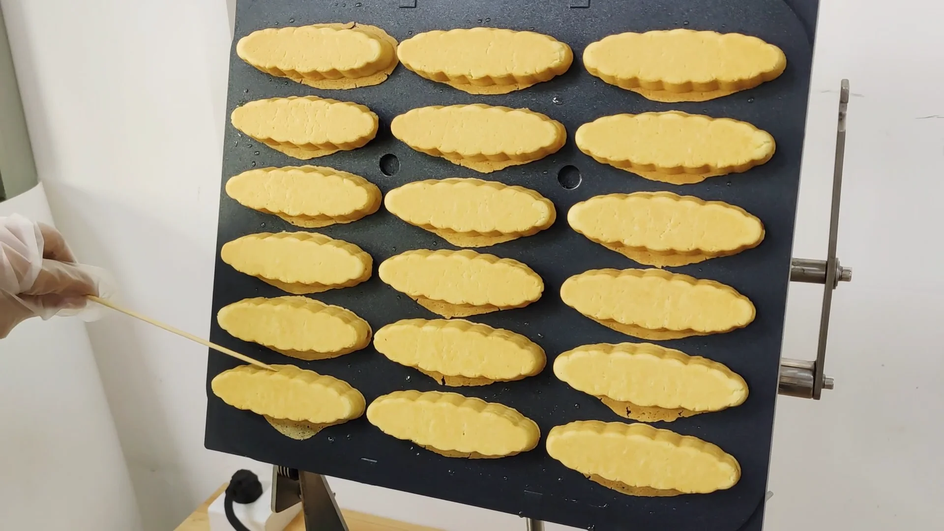 Touts Shell Making Machine Newest Classic Snack Boat Shape Tartlet Shell Machines Egg Tart Press ...