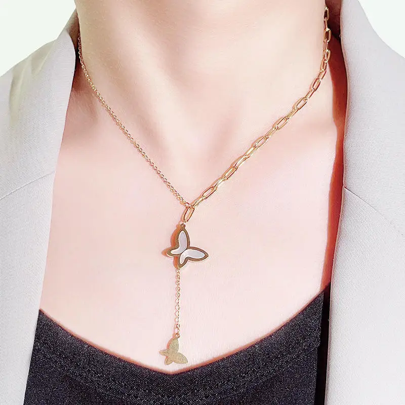 Shell Pendant Necklace