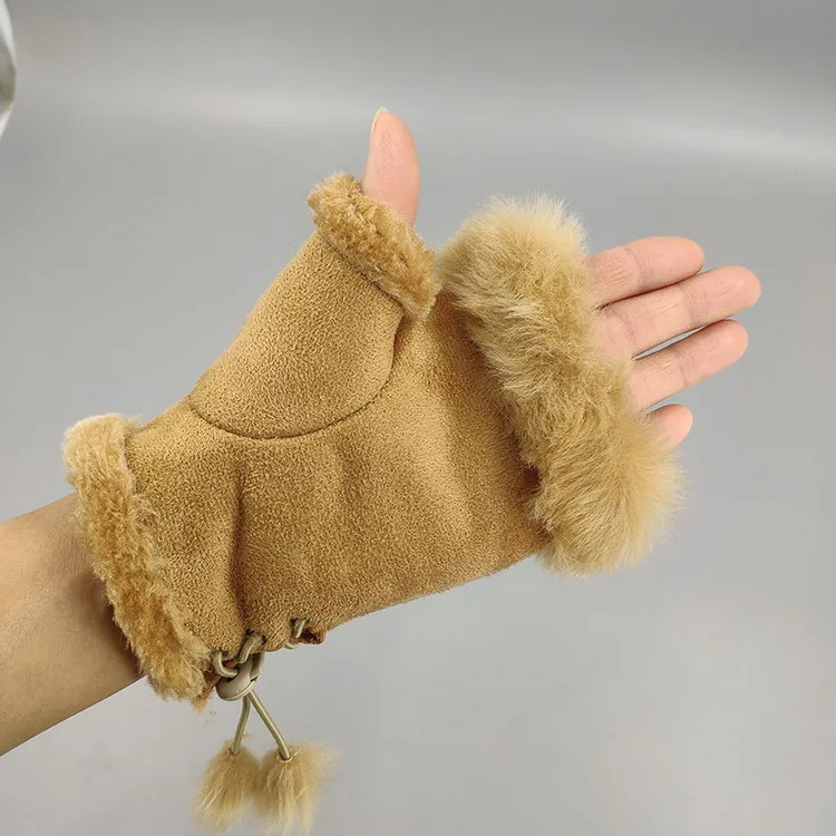 fur mitten gloves (1).jpg