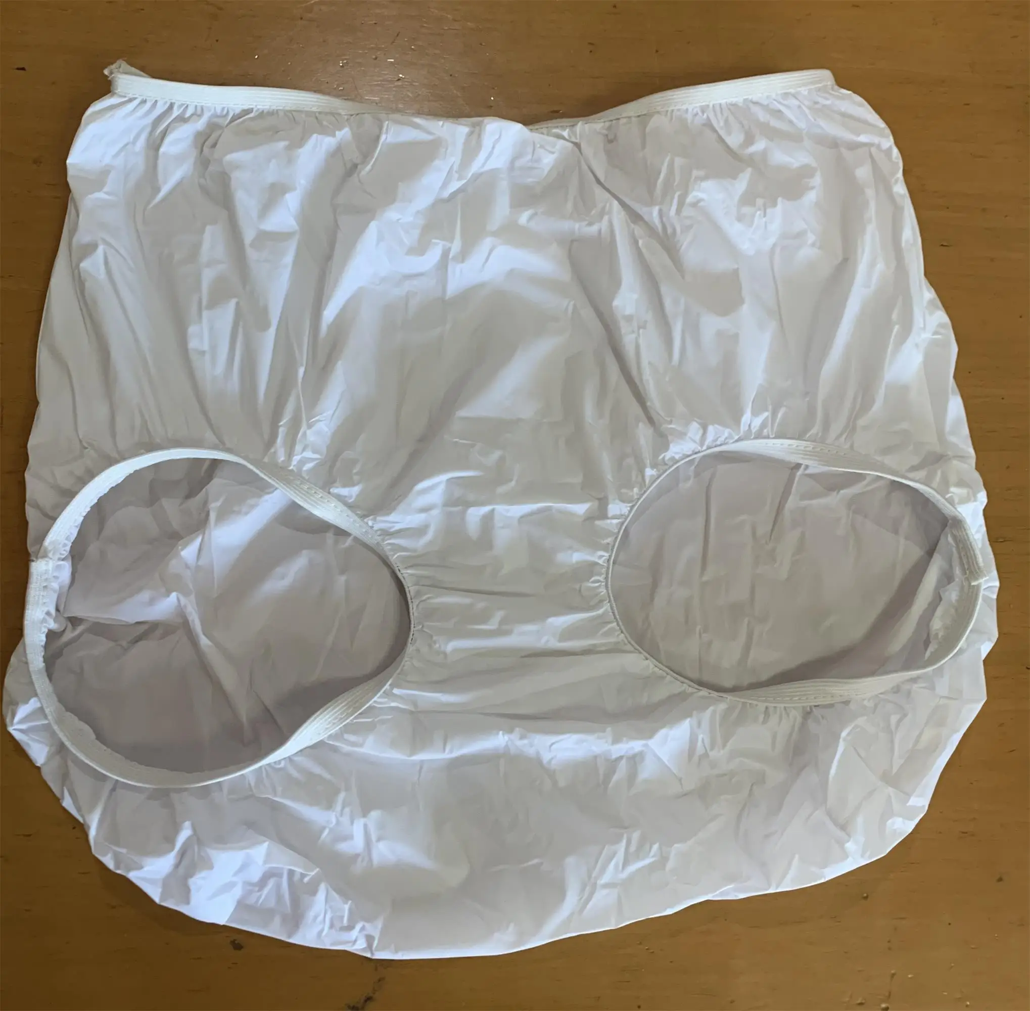 Professional Manufacturer Vinyl Diaper Waterproof Incontinence