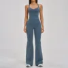 Conjunto de Top Azul Grisáceo y Pantalones Acampanados