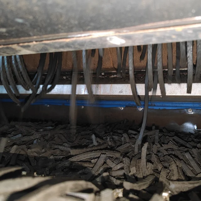 China Manufacturer SUS410 Customized Durable Garbage Sludge Shredderfor Garbage Treatment 6