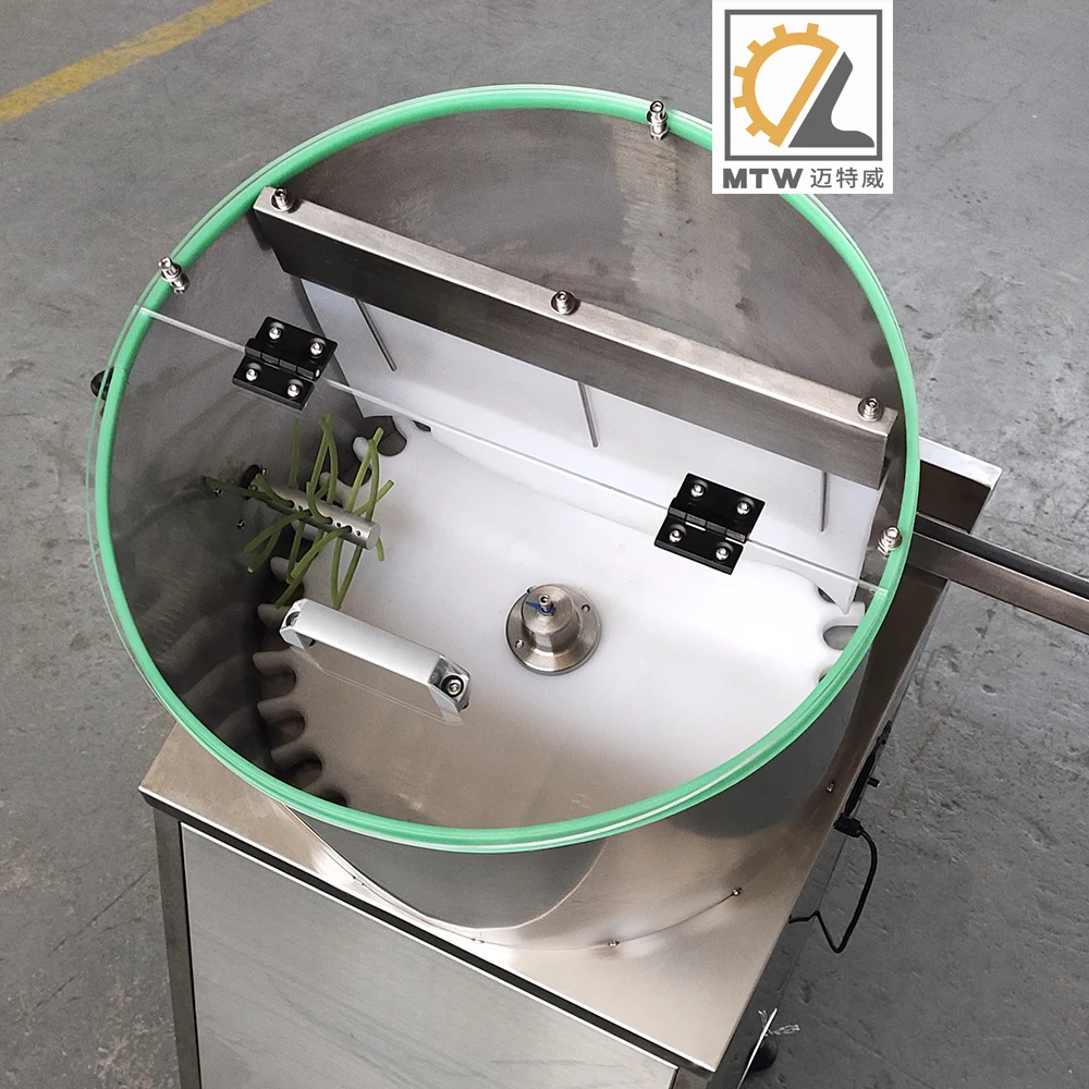 Automatic bottle feeding machine