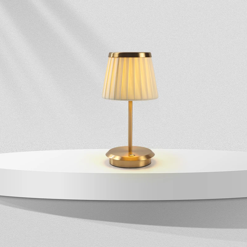 Modern Energy Saving Table Lamp USB Fabric Rechargeable LED Cordless Table Lamp for Restaurant Table Lamp Shade