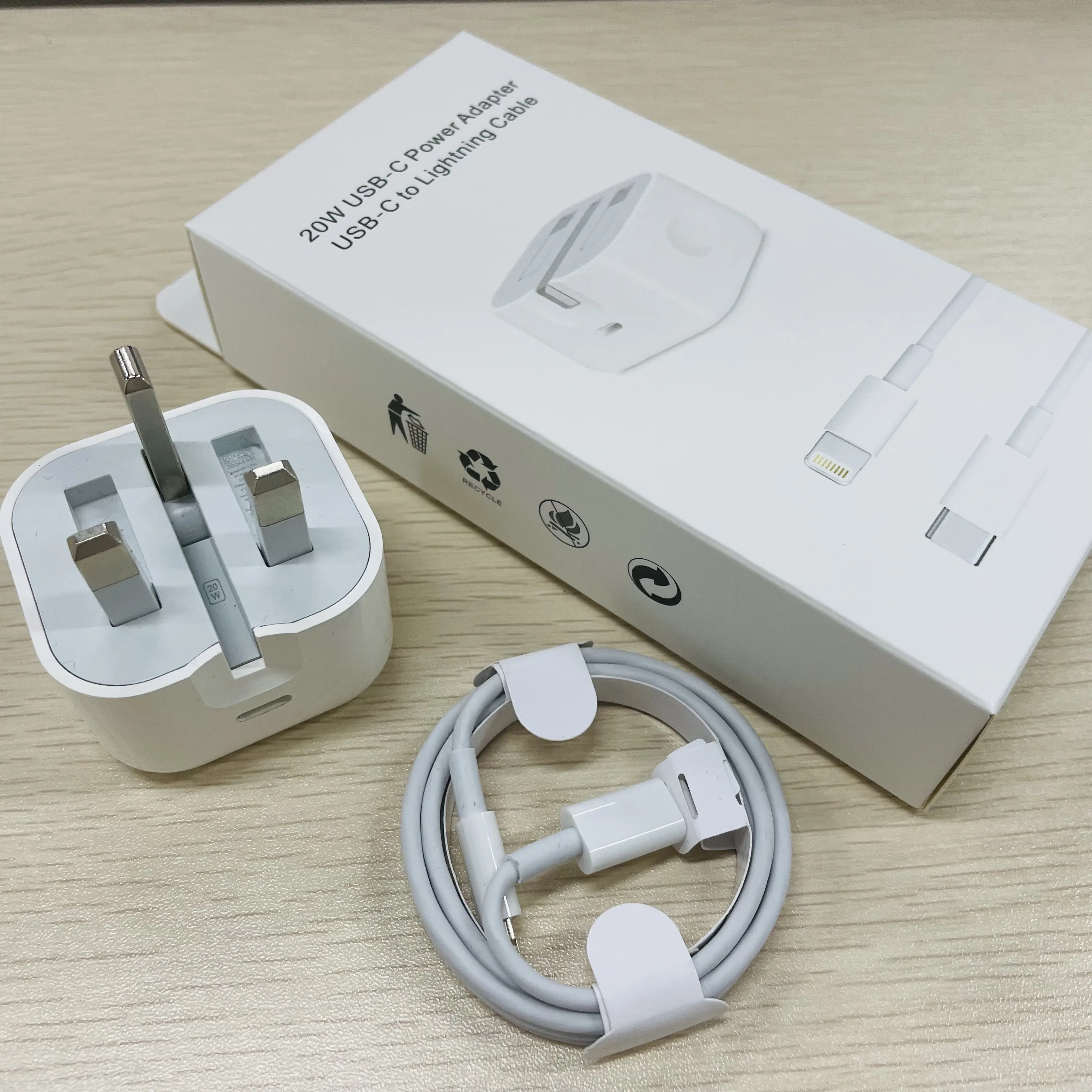 Hot Sale Larger Stock Uk Plug For Apple Quick Charger For Iphone 14 Pro