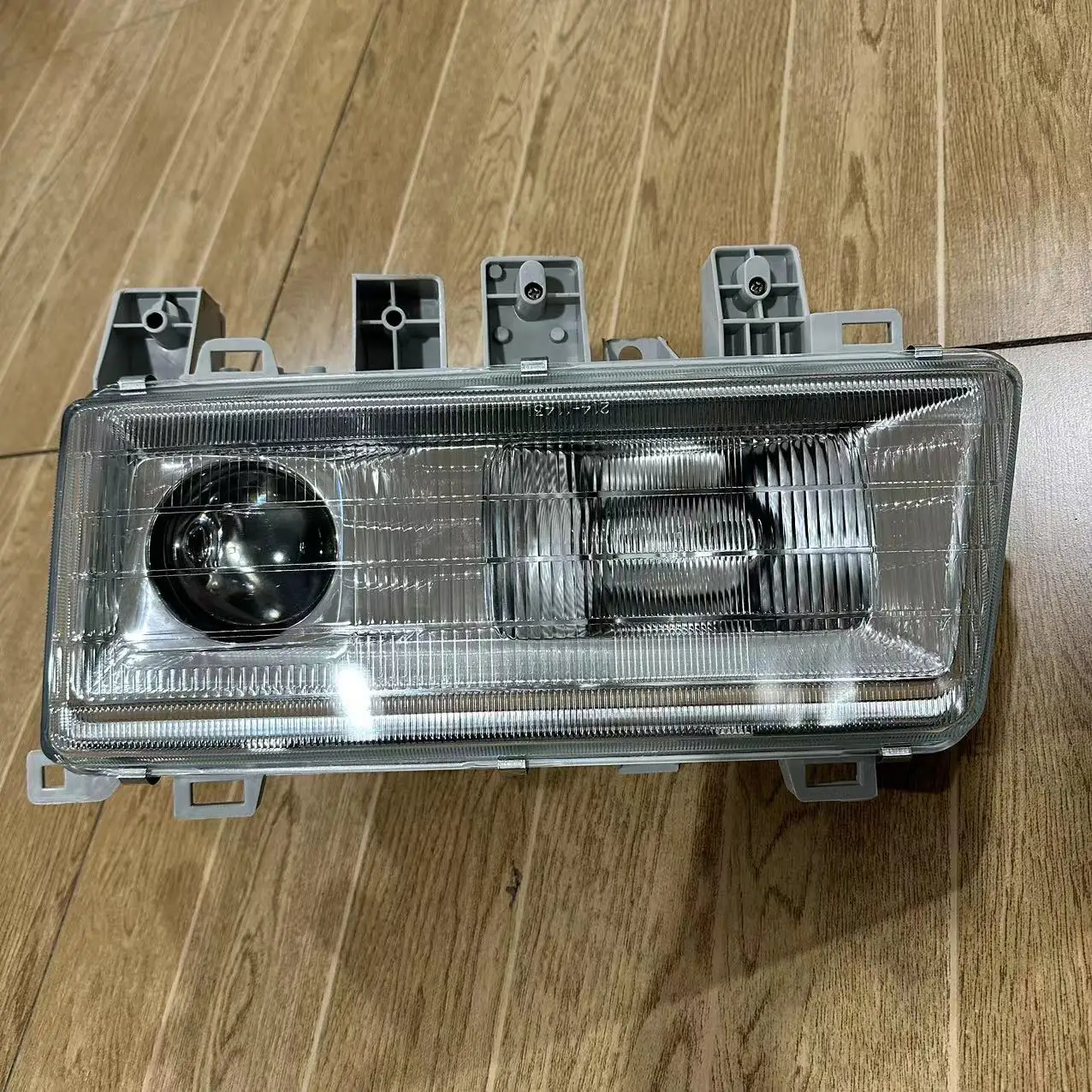 Factory Price High Quality Head Lamp Forjapanese Truck MITSUBISH  FUSO F380/FP510