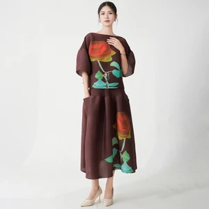 Direct From the Factory Women's Fashion Set Polyester Fabric Plus Size Miyake Pleated Set Top and Pants Two-piece Set