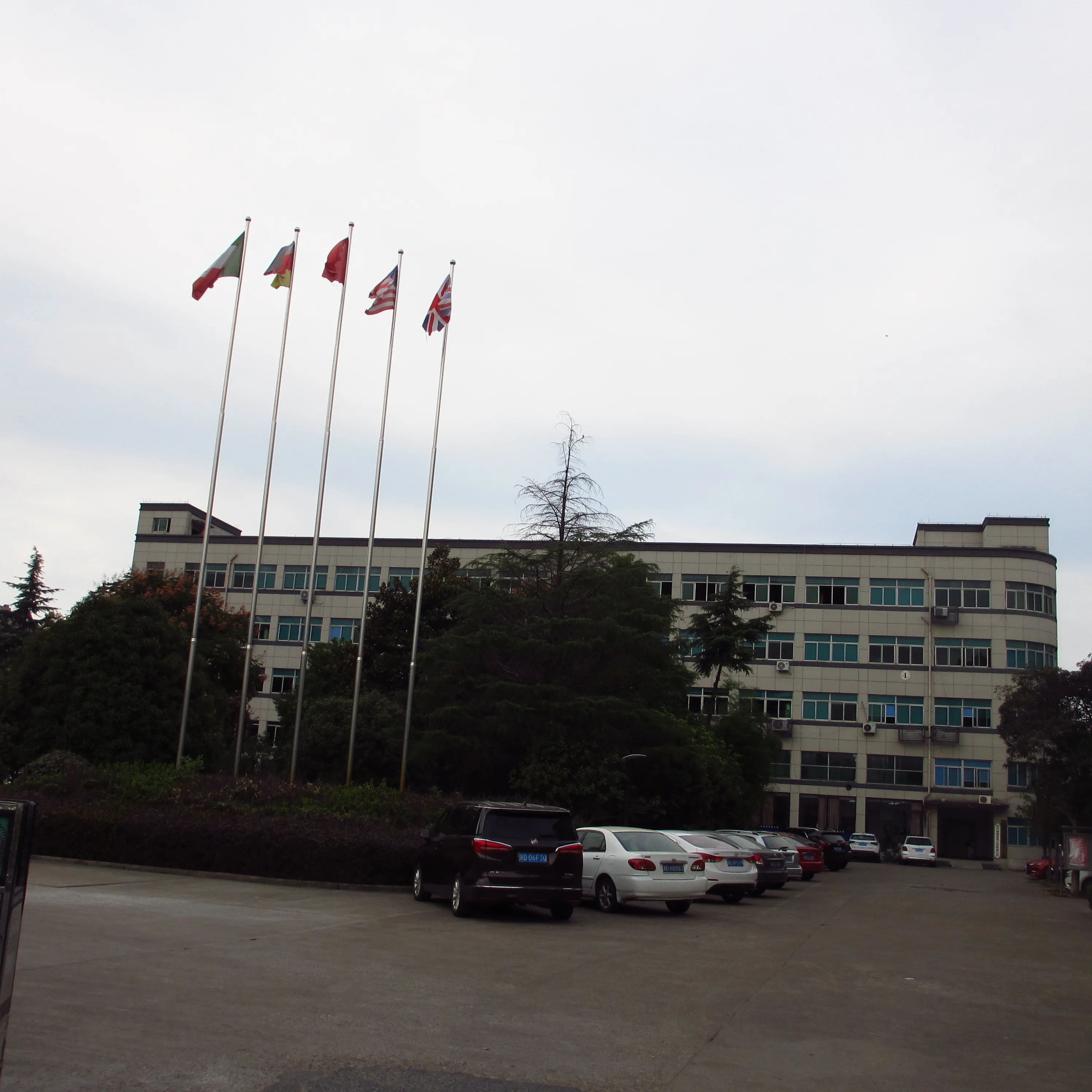 Shengzhou Dingling Tie & Garment Co., Ltd.