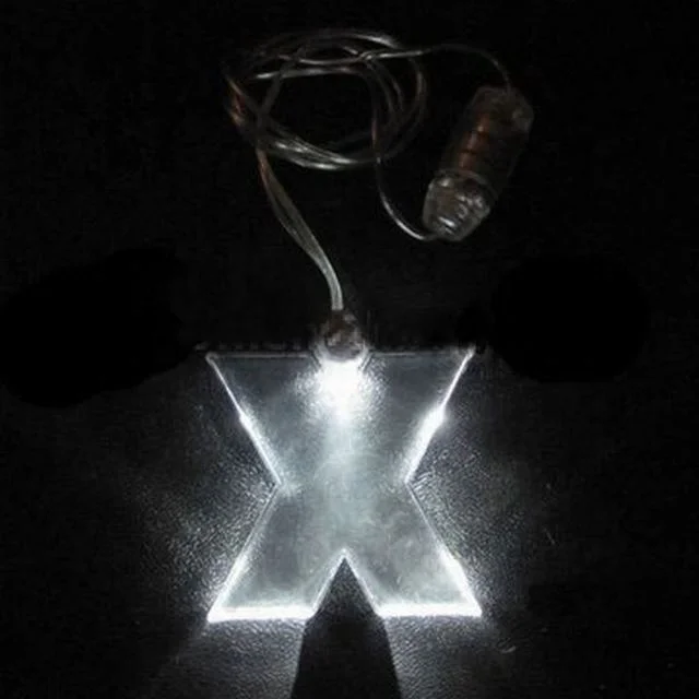 Детская со светодиодной подсветкой мигает Дельфин ожерелья подвески детский светящийся ожерелья, Рождественский подарок на вечеринку Хэллоуина