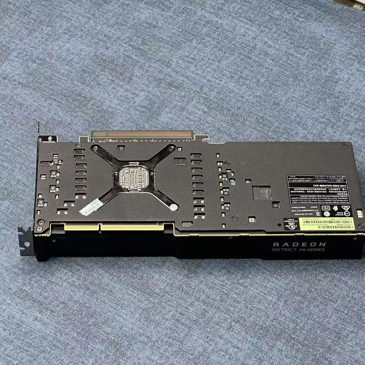 MI50 32gbグラフィックカードAMD RadeonInstinctほぼ新品 AMD Radeon Instinct Mi50 Accelerator 32GB HBM2 Machine