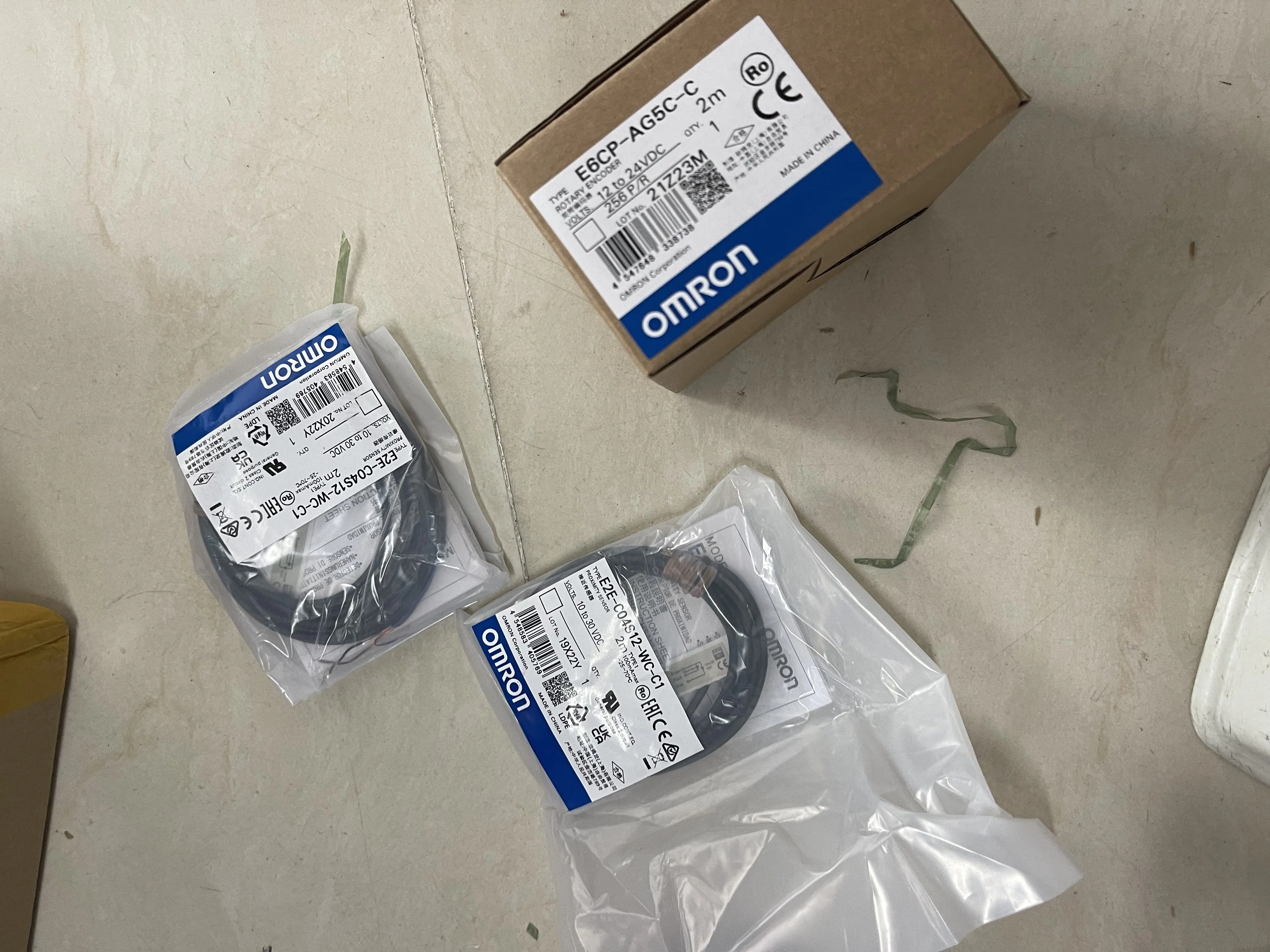 Omron Rotary Encoder Proximity Sensor E6CP-AG5C-C, E2E-C04S12-WC-C1 Omron Rotary Encoder Proximity Sensor E6CP-AG5C-C, E2E-C04S12-WC-C1