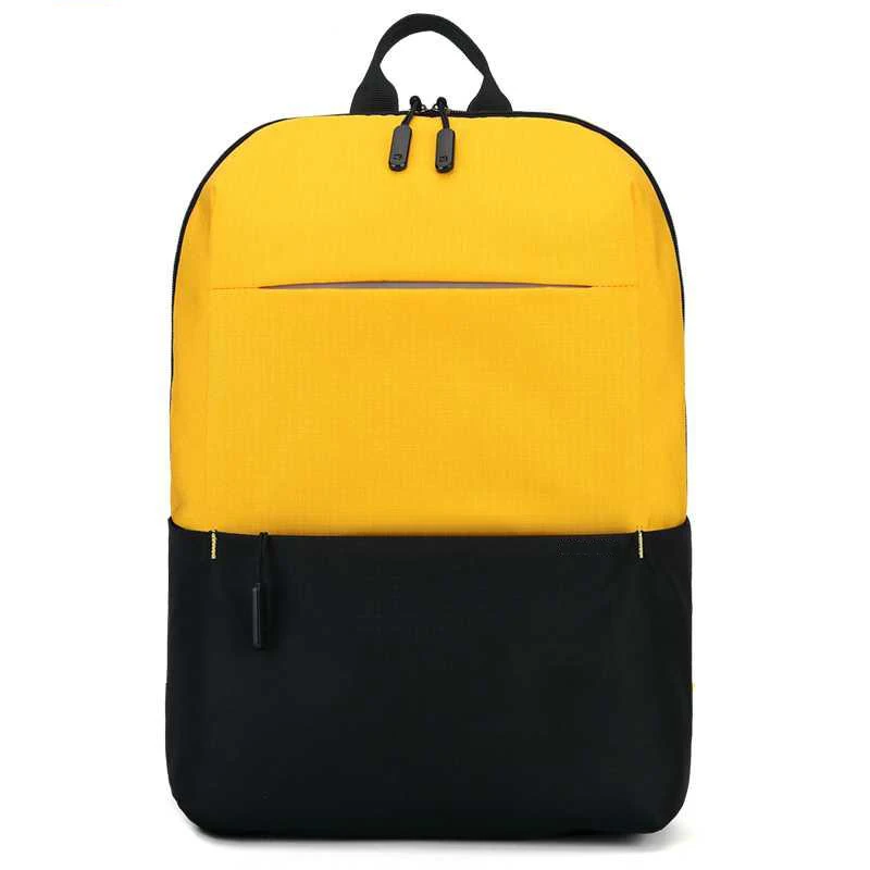 Bolsos y mochilas hechos con material reciclado