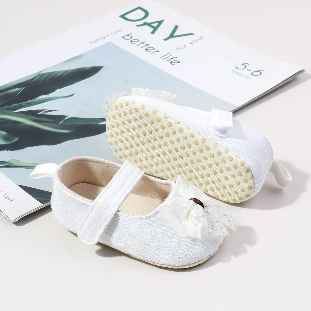 2025 New Style Girl Infant Shoes Fancy Bowknot Anti-slip Polyester Soles Trendy Toddler Shoes for Newborn Babies supplier