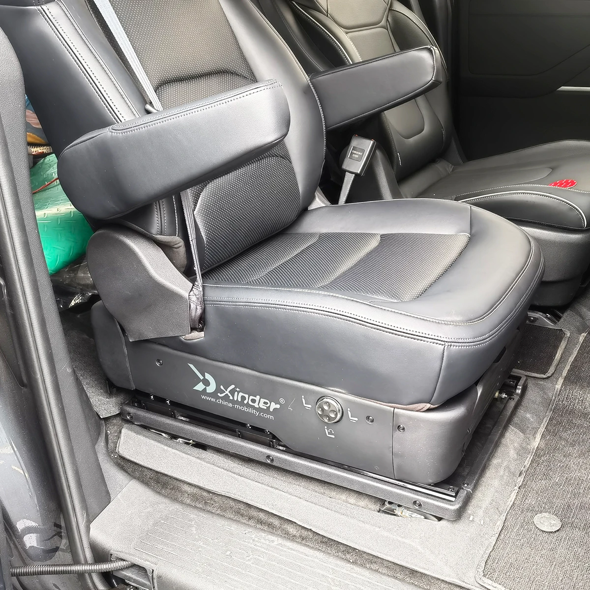 Electric Adjustable Programmable Swivel Lifting Car Seat for Disabled Handicapped People Transfer to Vehicle From Wheelchair