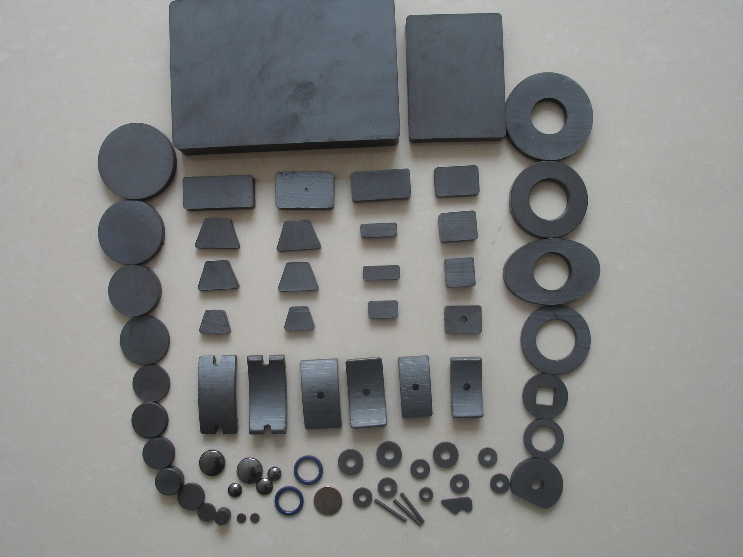 Ferrite Black Motor Tile Resistance To High Temperature Various Models