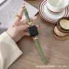 Boucle en or rose vert