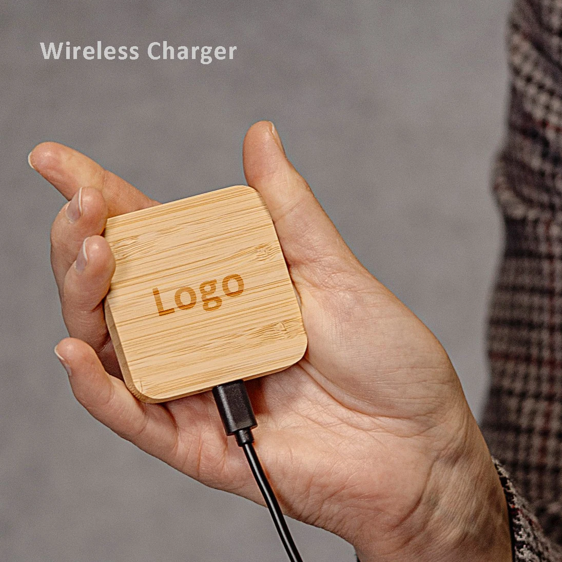Mini Bamboo Custom Logo 15W Fast Charging Cell Phone Wood Wireless Charger