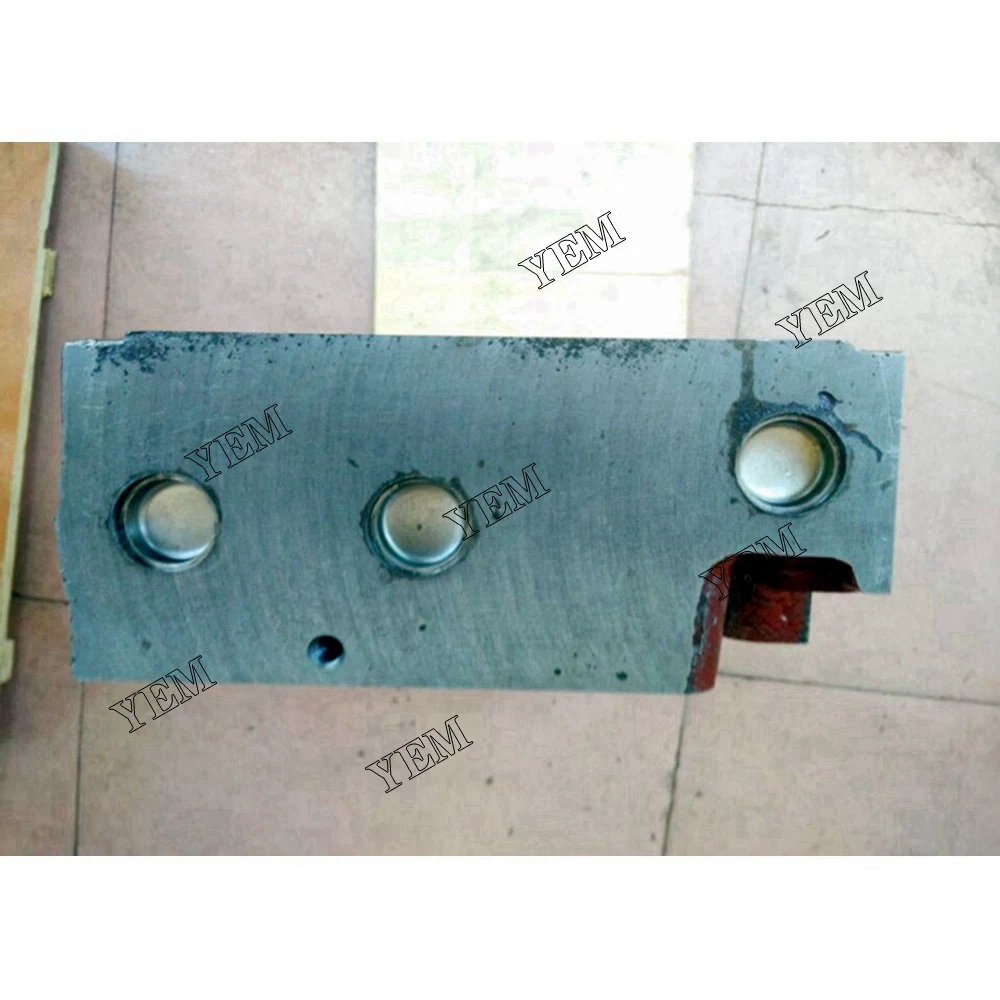 4D95 Cylinder Head for Komatsu Cylinder Head Machinery Engine Spare Parts 6
