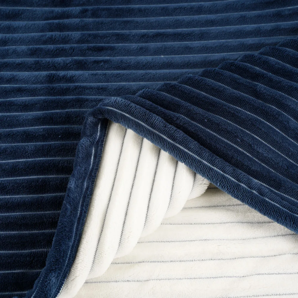 
 High Quality Lightweight Cozy Soft Plush Microfiber Blue Flannel Fleece Throw Blankets Free Sample Fleece Blanket For Home Sofa  