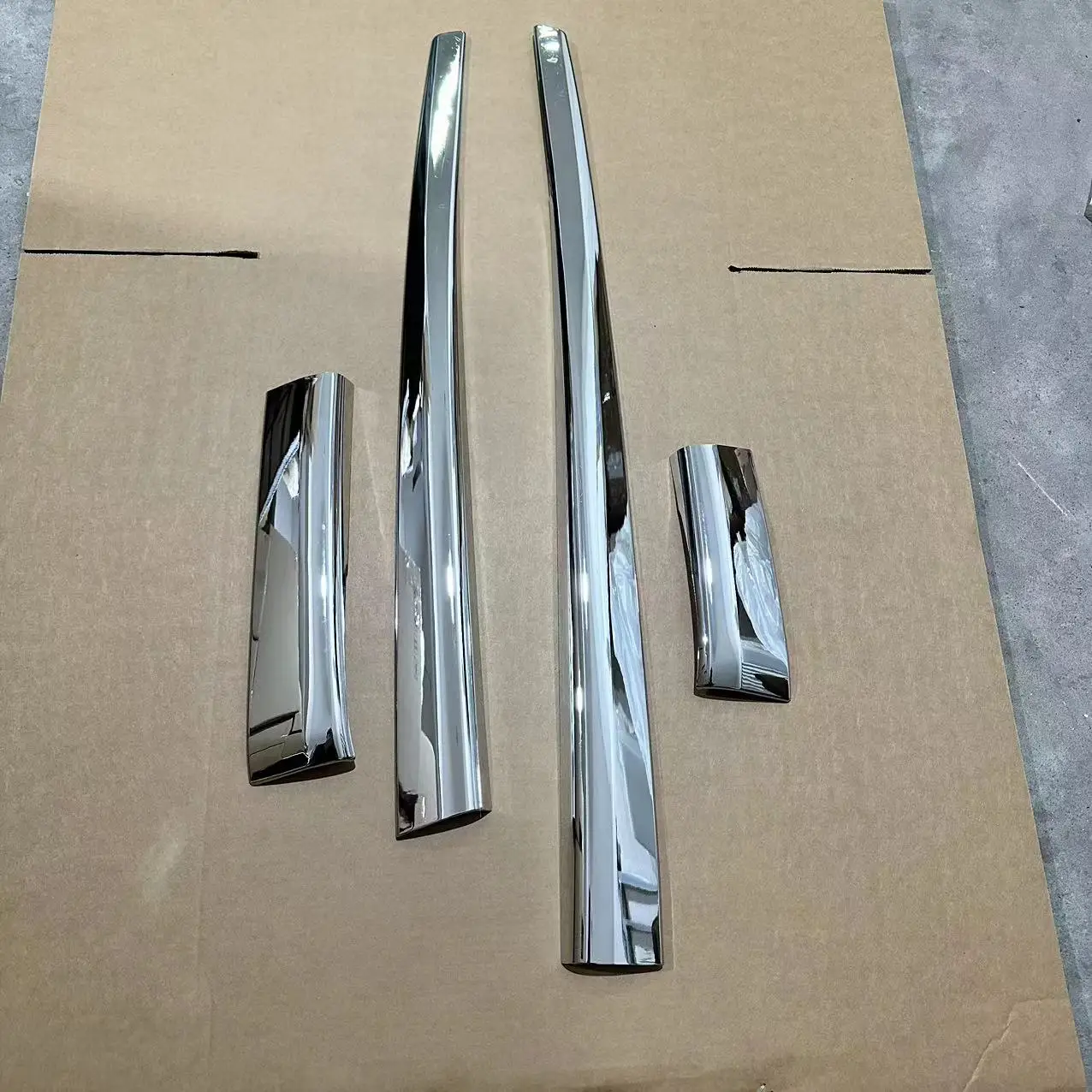 Japanese Truck  HIN 500 Chrome-plated Window Garnish