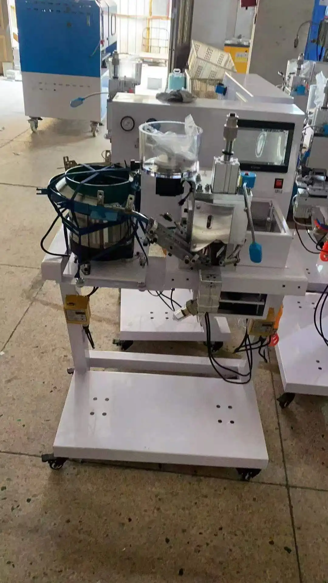Automatic Mixed Rhinestone Pearl Punching Machine for Fabrics Beads Stone Attaching