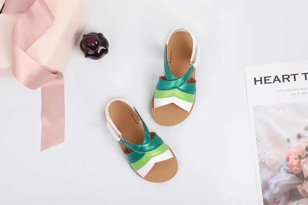 Пользовательские Новая мода девушки совершенно другого цвета кожи целлюлозно-дно для пляжного отдыха детские сандалии