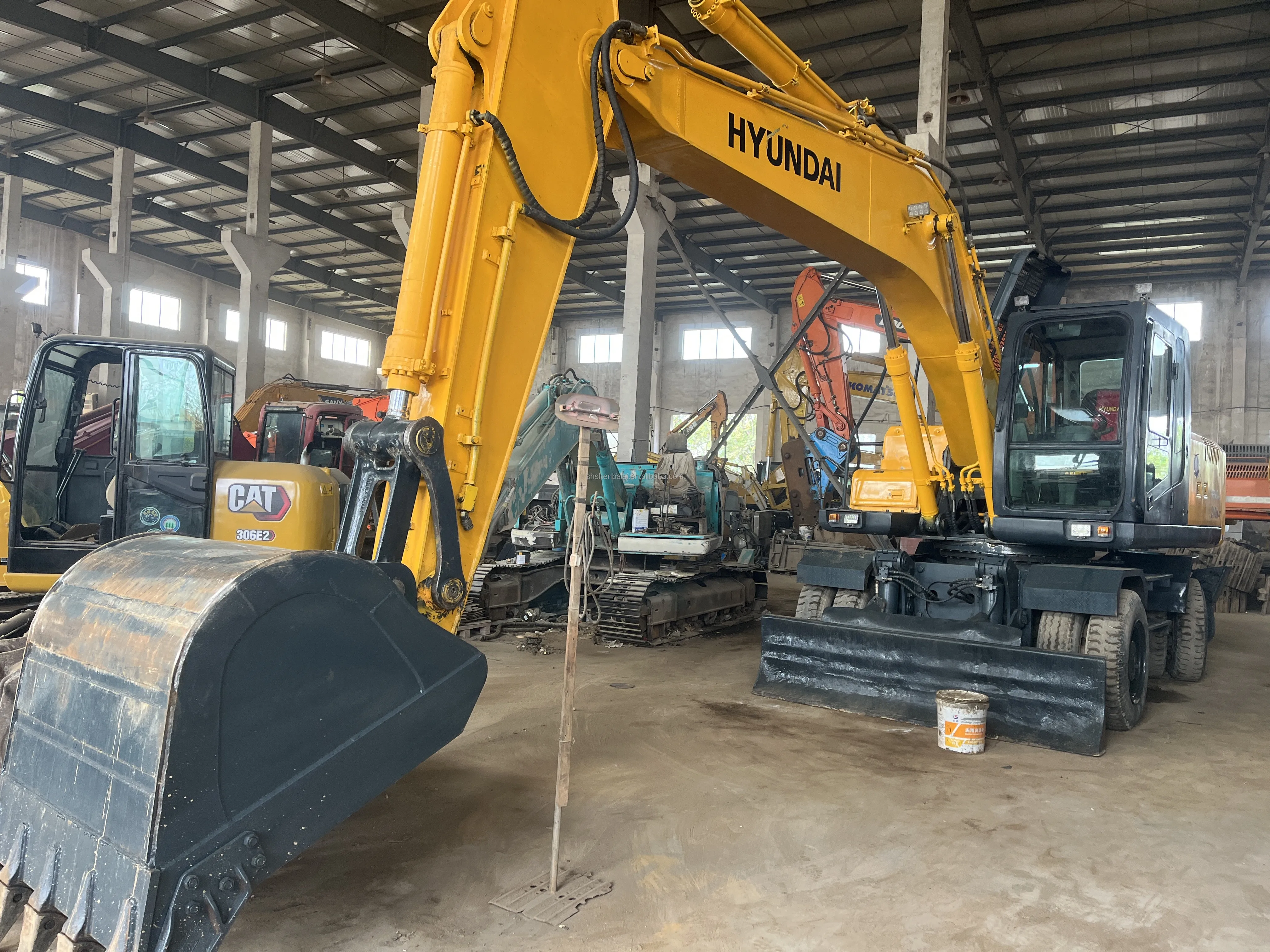 Used Excavators Hyundai 210 Wheel Excavator Second-hand Wheel Digger ...