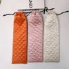 สีขาว