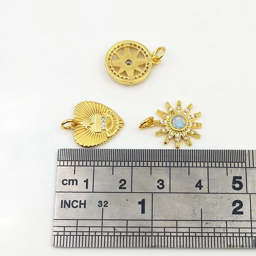 Beebeecraft 1 Boîte 8 Pièces Breloques En Zircone Cubique Breloques En Zircone Cubique 18K Plaqué Or Breloques Rondes Micro Pavé Zircon Cubique Transparent Avec Anneau De Saut