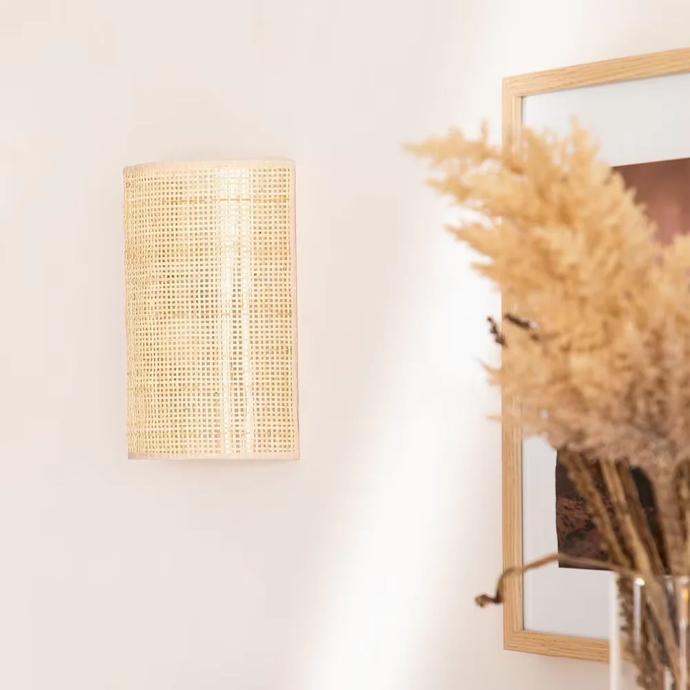 Luminária de parede LED moderna em bambu e rattan trançado à mão, estilo artístico japonês criativo, para cabeceira, 220V, ideal para sala de estar e quarto._voghion.com