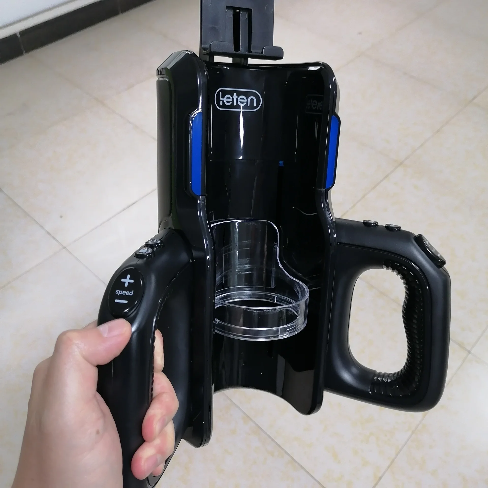 Automatic Electric Male Masturbator with Phone Holder & Soft Silicone Pocket Pussy - Ideal Male Sex Device for B2B Partners Automatic Electric Male Masturbator with Phone Holder & Soft Silicone Pocket Pussy - Ideal Male Sex Device for B2B Partners