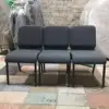 Gris oscuro