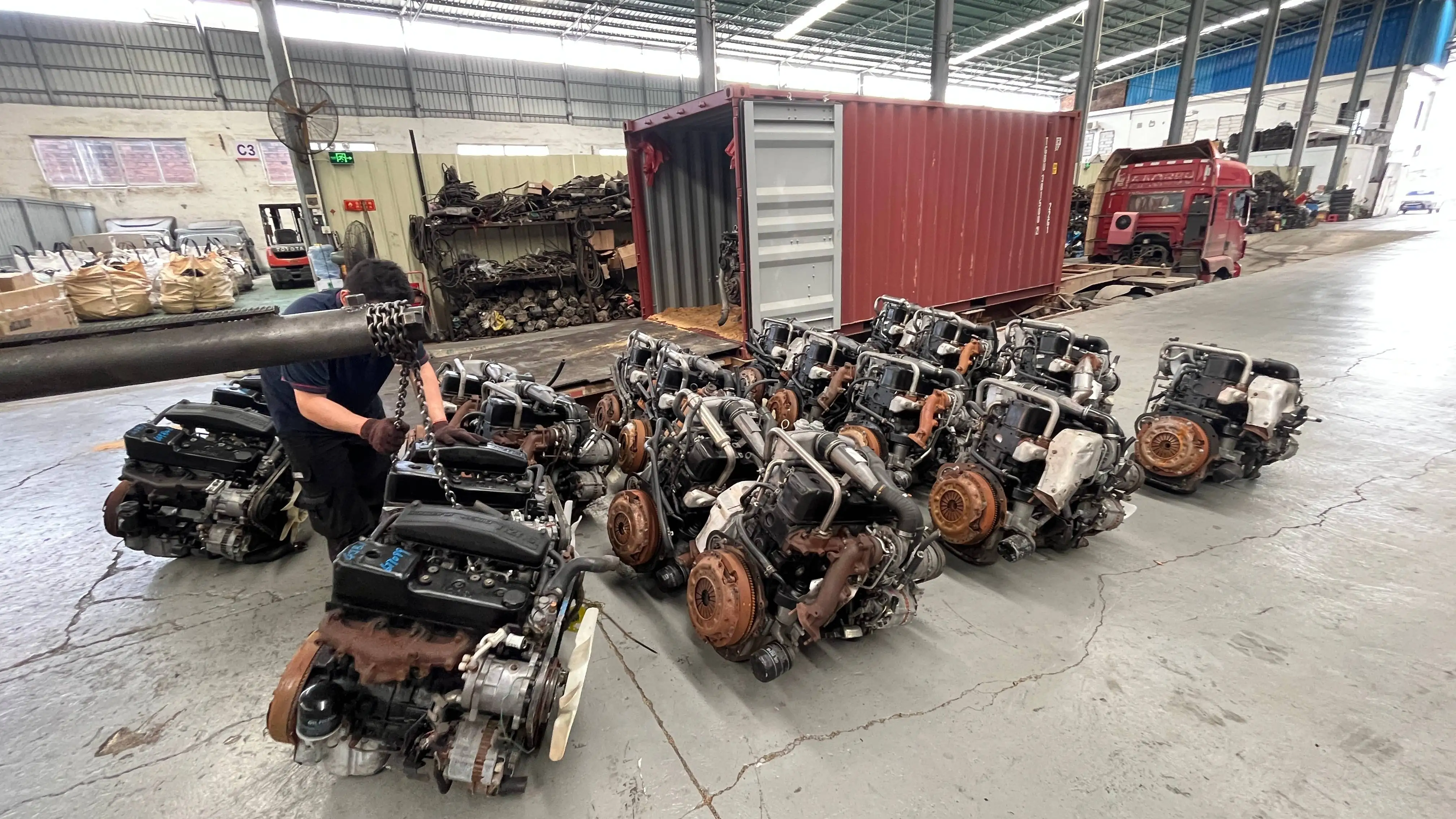 product fori veco euro 3 original  italy used diesel engine assembly  4 cylinders electric injection  used engine854-5